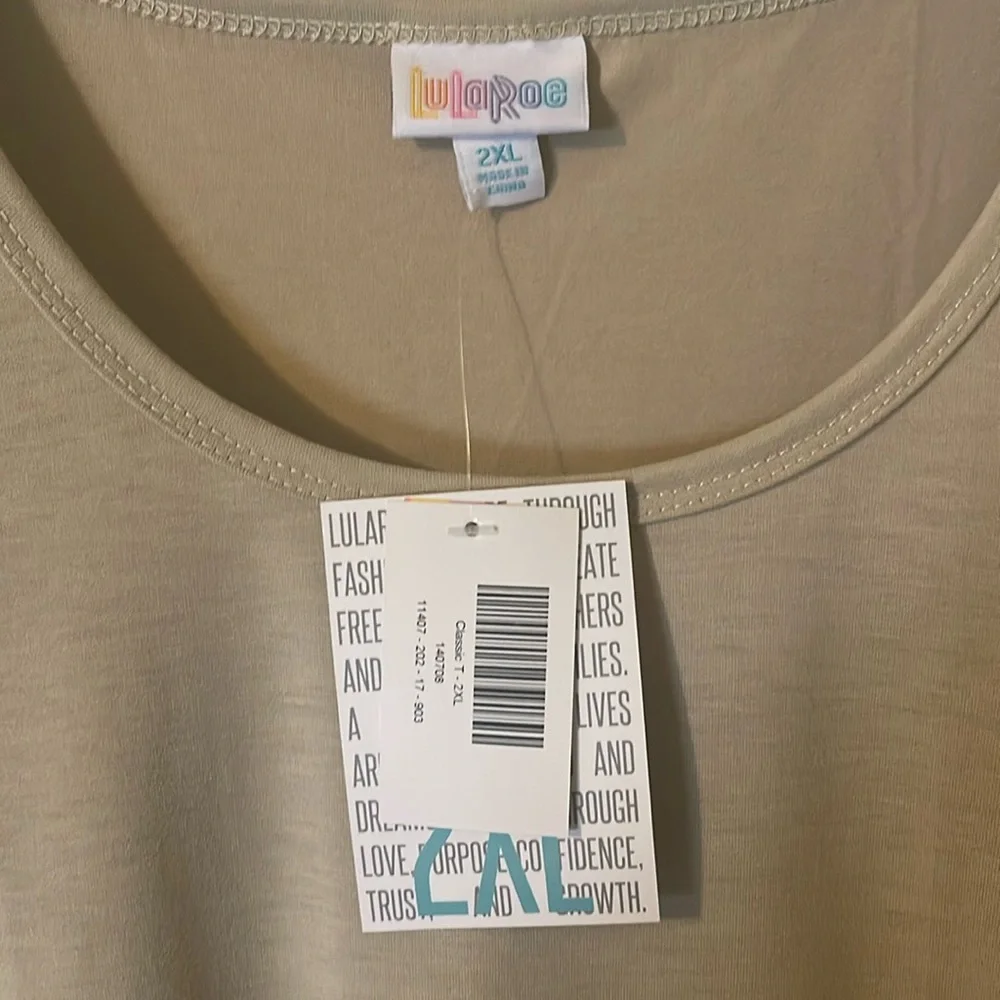 NWT LuLaRoe Cream Classic T Size 2XL - Picture 4 of 7